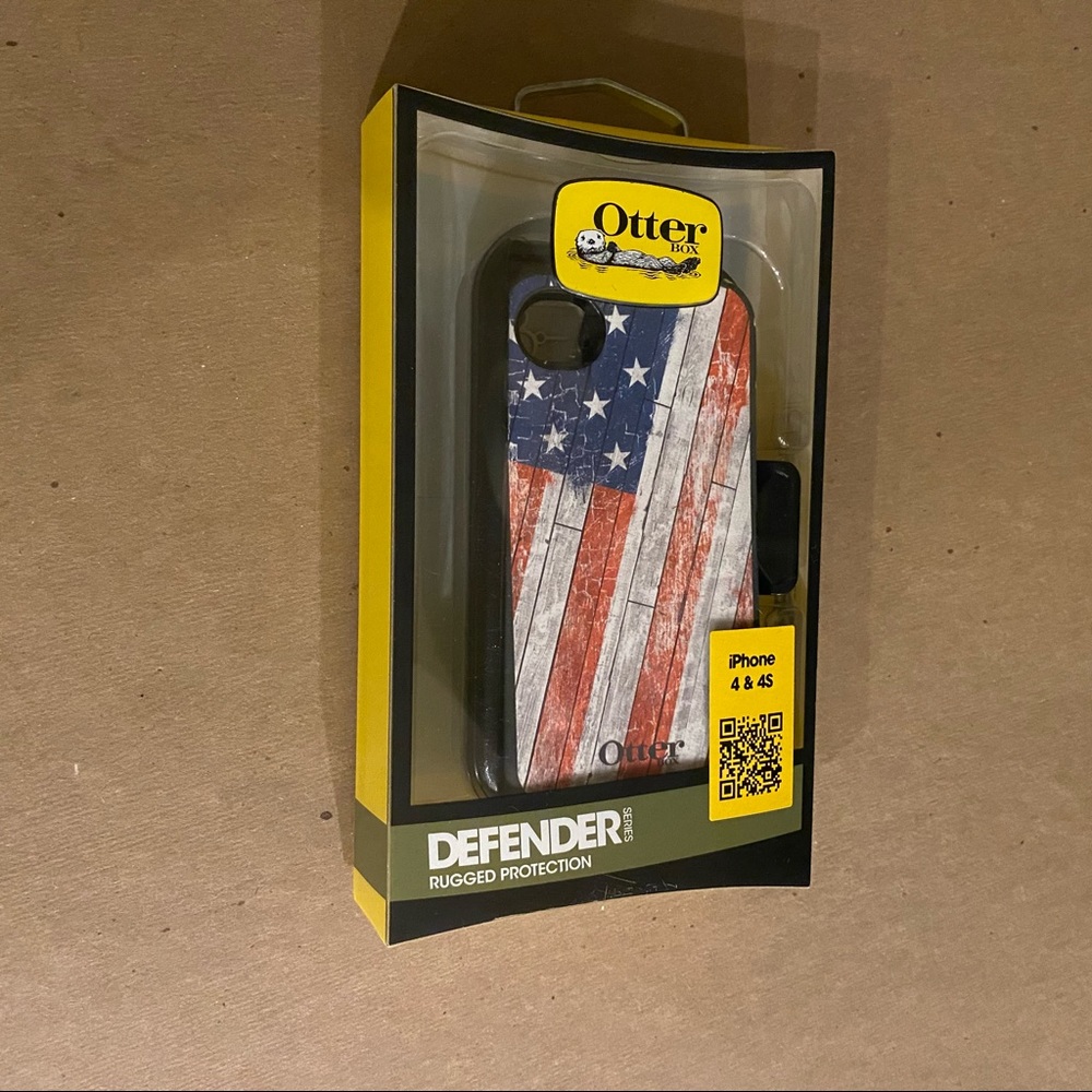 NWT Otterbox Defender iPhone 4 and 4S